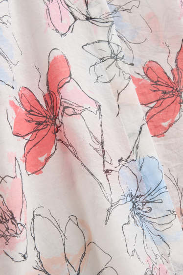 Dona - Brusa - de flors - blanc