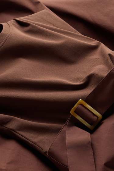 Femei - Rochie fit & flare cu curea - maro