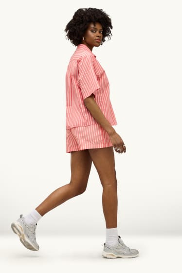 Women - Shorts - mid-rise waist - striped - red / white