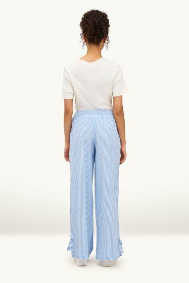 Dámské - Mušelínové plátěné kalhoty - mid waist - wide leg - pruhované - světle modrá