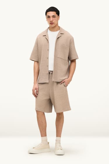 Mężczyźni - Szorty dresowe - z fakturą - jasnobrązowy