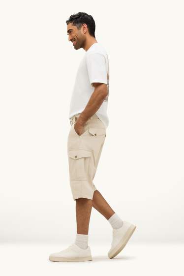 Herren - Cargo-Bermudas mit Gürtel - beige