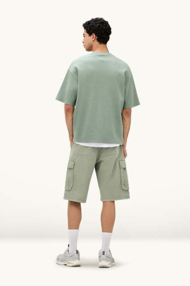 Hombre - Pantalón corto tipo cargo - verde