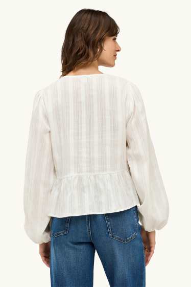 Femmes - Chemisier avec encolure en V - blanc