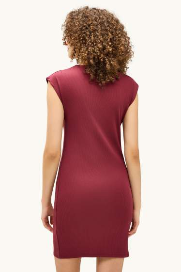 Dámské - Bodycon šaty - jemně žebrované - červená