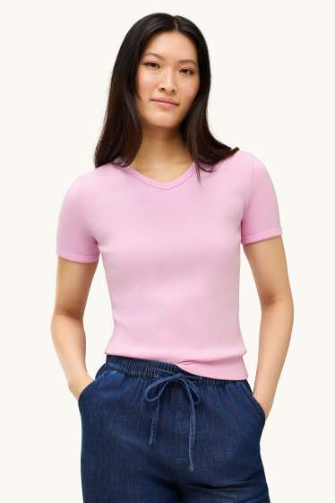 Women - V-neck T-shirt - slim fit - skinny rib - rose