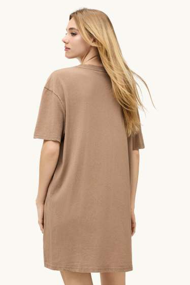 Donna - Vestito a t-shirt - straight fit - marrone chiaro