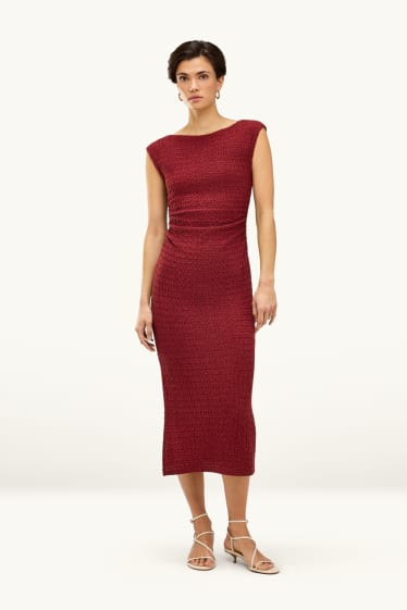 Femmes - Robe Bodycon - finition texturée - rouge foncé