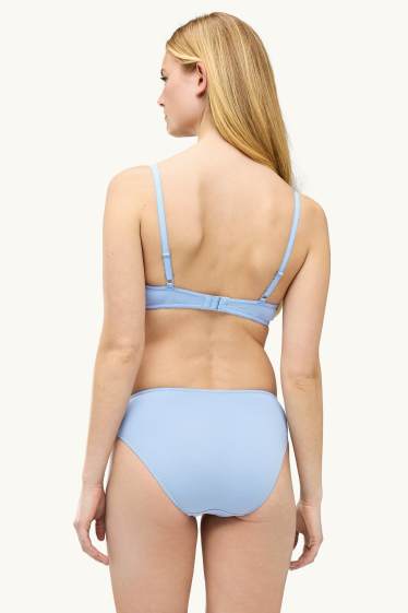 Femei - Chiloți - broderie englezească - albastru deschis