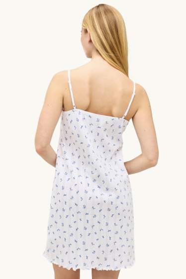 Femmes - Chemise de nuit en Pointelle - à fleurs - blanc