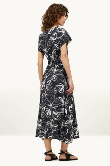 Femmes - Robe fit & flare - à fleurs - finition texturée - noir