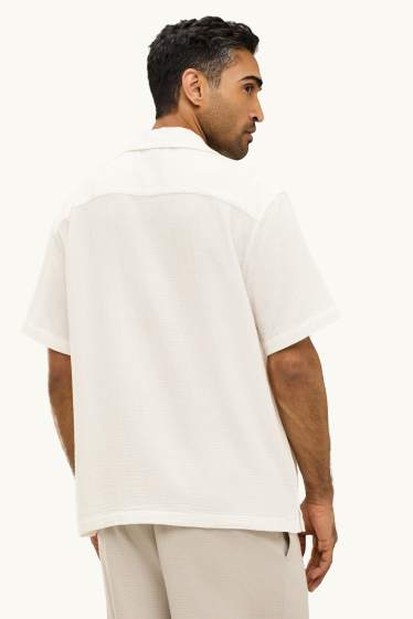 Heren - Overhemd - relaxed fit - reverskraag - crèmekleurig