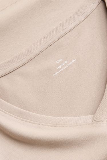 Femei - Tricou cu decolteu în V - Regular fit - bej