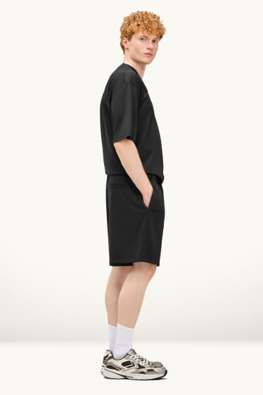 Herren - Shorts - schwarz