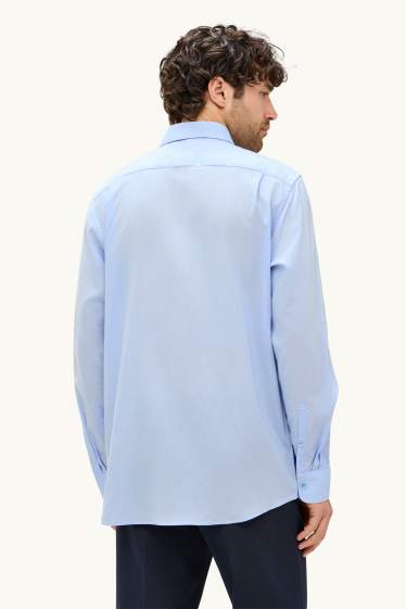 Uomo - Camicia business in lino - regular fit - colletto all’italiana - facile da stirare - azzurro