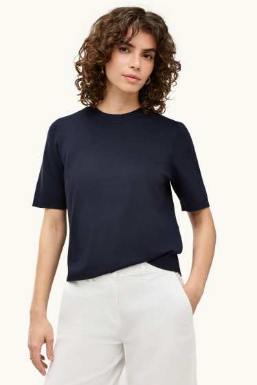 Women - Knitted jumper - short sleeve - dark blue