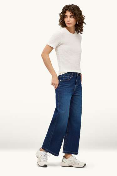 Women - Cropped wide leg jeans - high waist - blue denim