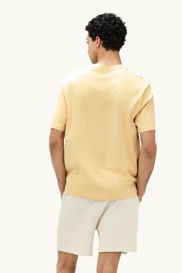 Heren - T-shirt - relaxed fit - geel