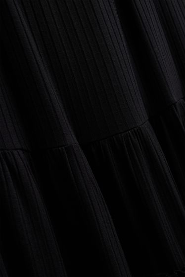 Femei - Rochie în A - reiată - negru