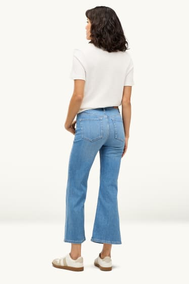 Damen - Crop Flared Jeans - High Waist - helljeansblau