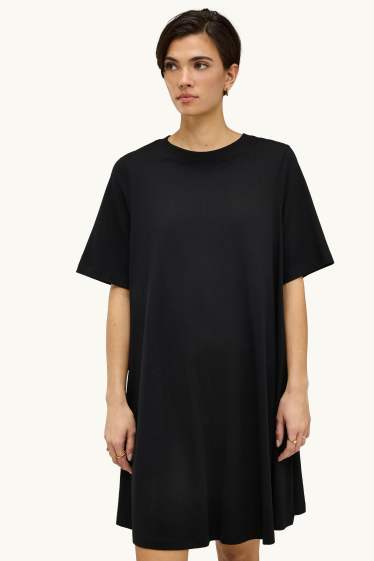 Femei - Rochie-tricou - negru