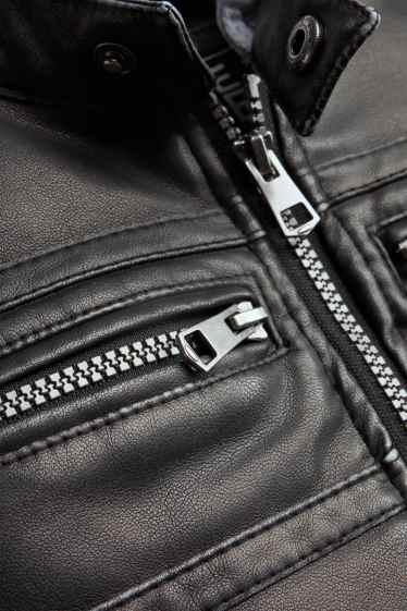 Kinderen: jongens - Bikerjack met capuchon - imitatieleer - zwart