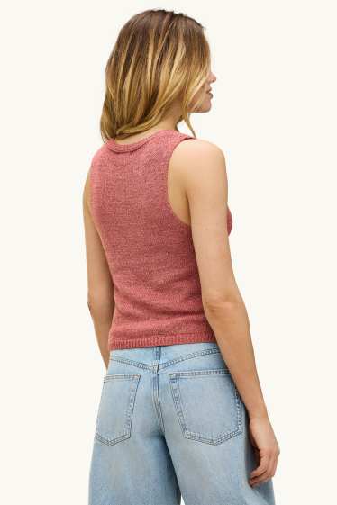 Femmes - Gilet sans manches en maille - fines côtes - terracotta