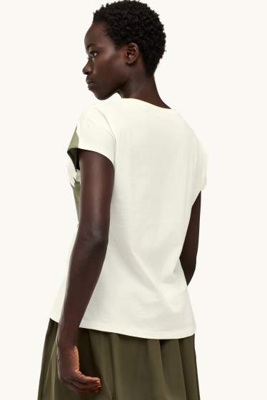Femmes - T-shirt - regular fit - à fleurs - blanc crème