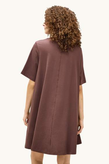 Dames - T-shirt-jurk - bruin