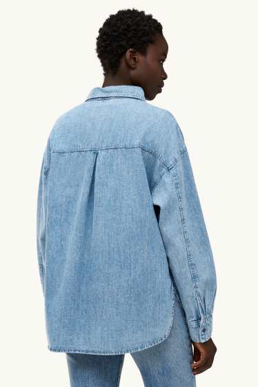 Damen - Jeans-Hemdbluse - helljeansblau
