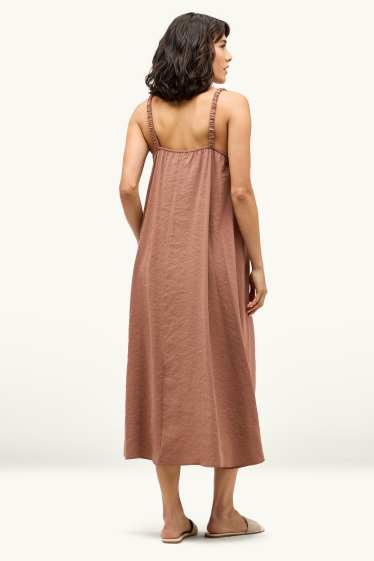 Damen - A-Linien Kleid mit V-Ausschnitt - hellbraun