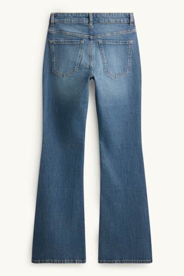 Femei - Flared jeans - talie medie - denim-albastru