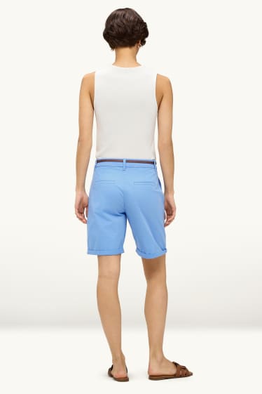 Dames - Bemuda met riem - mid waist - lichtblauw