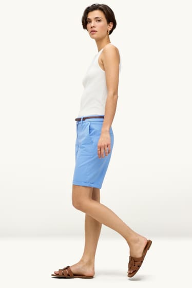 Dames - Bemuda met riem - mid waist - lichtblauw