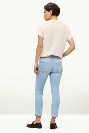 Femmes - Slim jean court - mid waist - jean bleu clair