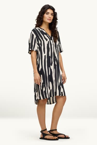 Femmes - Robe en viscose avec encolure en V - à motif - noir / blanc