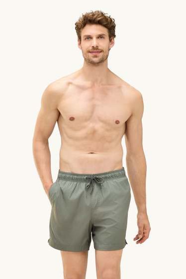 Hommes - Short de bain - look 2-en-1 - vert foncé