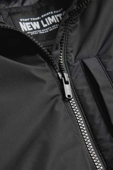 Kinder Buben - Jacke mit Kapuze - gefüttert - schwarz