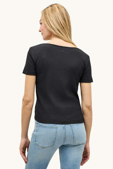 Femei - Tricou cu decolteu în V - reiat - negru