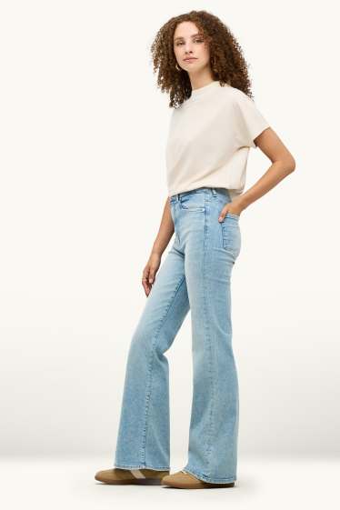 Damen - Flared Jeans - High Waist - LYCRA® - helljeansblau