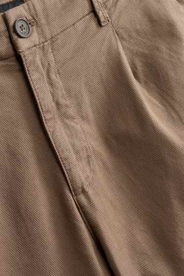 Mężczyźni - Chinosy - tapered fit - z fakturą - jasnobrązowy