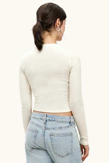 Femei - Tricou crop cu mânecă lungă - slim fit - reiat - crem