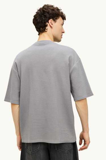 Men - T-shirt - oversized - textured - gray