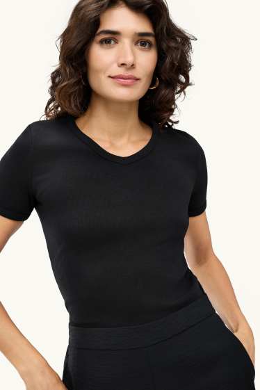Dona - Samarreta de màniga curta amb coll en punta - slim fit - canalé fi - negre/vermell