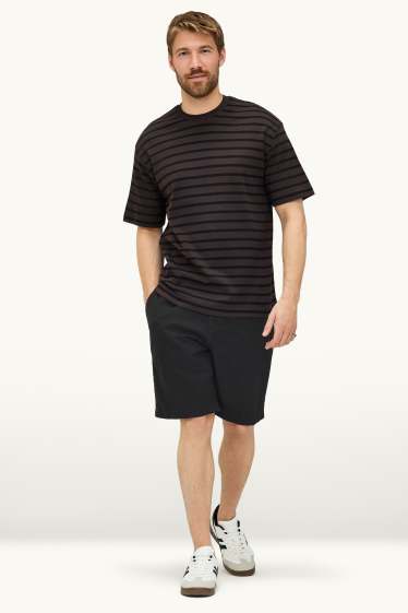 Men - Shorts - linen blend - black