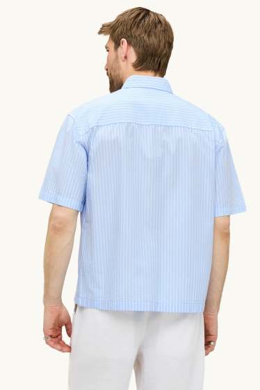 Uomo - Camicia - loose fit - collo all'italiana - a righe - blu / bianco