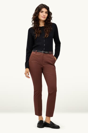 Femei - Pantaloni de stofă cu curea - talie medie - tapered fit - maro