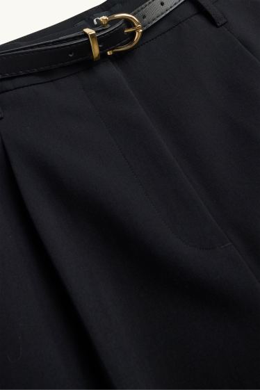 Dames - Pantalon met riem - high waist - tapered fit - zwart