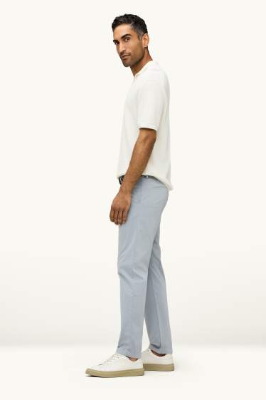 Hommes - Chino avec ceinture - gris
