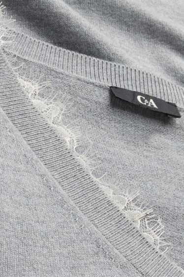 Femmes - Pull avec encolure en V - gris